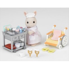 Boneca Sylvanian Families Enfermeira do Campo Epoch