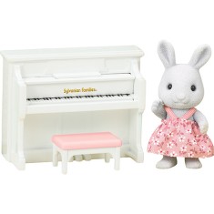 Boneca Sylvanian Families Irmã Coelho com Piano Epoch